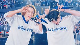 ▲東海與銀赫。（圖／翻攝自微博）