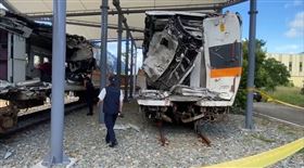 太魯閣號發現疑似罹難者頭蓋骨，鐵路警察今天上午8點派員重新搜索。（圖／鐵路警察局提供）