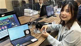 「可攜式拉曼檢測平台」透過光譜訊號進行辨識，透過晶片優化，讓儀器體積縮小，同時能達到相同檢測效果，只要30分鐘就能分析出人體內的毒化物。（圖／記者簡浩正攝影）