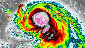 海葵颱風逼近。（圖／翻攝自Tropical Tidbits）