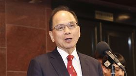 游錫(方方土)：不尋求立法院長連任立法院新會期1日報到，立法院長游錫(方方土)（前）受訪指出，他很知足，不會尋求院長連任，要讓年輕人有機會一棒接一棒。中央社記者張皓安攝  112年9月1日
