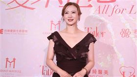 港星翁虹出席慈善活動，看不出已54歲。（圖／記者邱榮吉攝影）