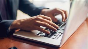 父親,女兒,電腦,老翁,合肥,中國,北京,電腦（示意圖／pixabay pexels）