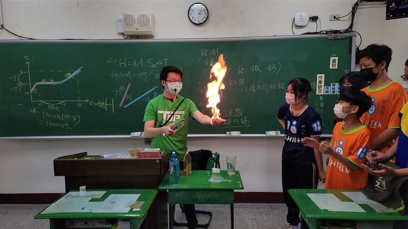 上課超有趣！蘇宥誠秀火雲掌、秒變冰淇淋