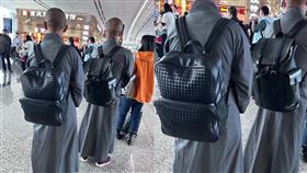 後背包,和尚,名牌