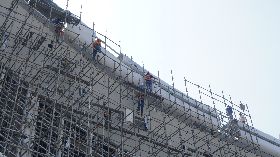 印尼高鐵帕達拉朗站外鷹架