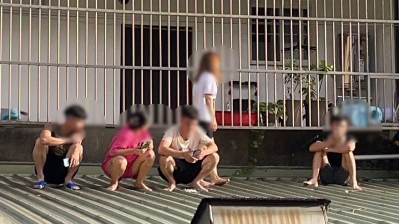 滿屋失聯移工！　見警躲3樓雨遮狼狽遭逮