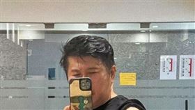 胡瓜曬出健身房自拍。（圖／翻攝自臉書）