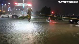 多圖／掃到颱風尾！高雄2區淹水慘況曝