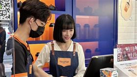 蕭芷渲𝐈𝐫𝐢𝐬（閃亮亮）（圖／翻攝自爆廢公社二館）