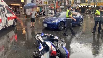特斯拉轉彎撞機車　駕駛辯「大雨」視線差