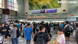 2列車集電弓受損　數百旅客火車站等接駁