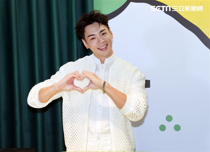 禾浩辰「檸檬大叔」一日店長。（圖/記者邱榮吉攝影）