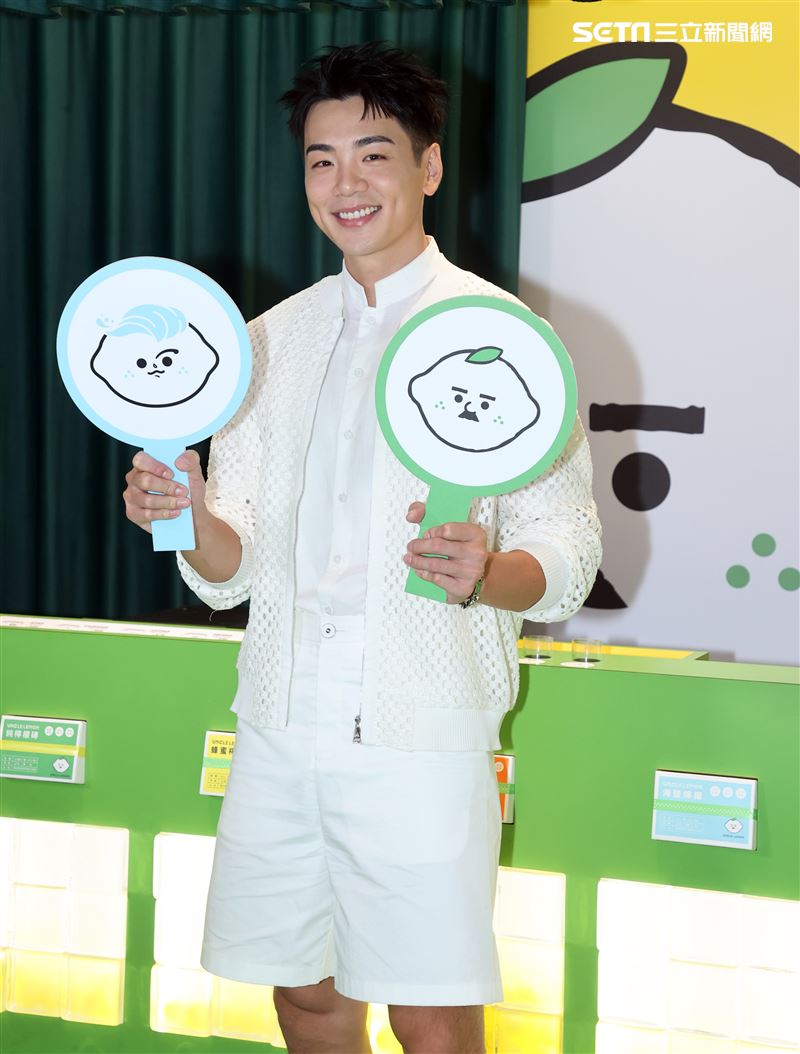 禾浩辰「檸檬大叔」一日店長。（圖/記者邱榮吉攝影）