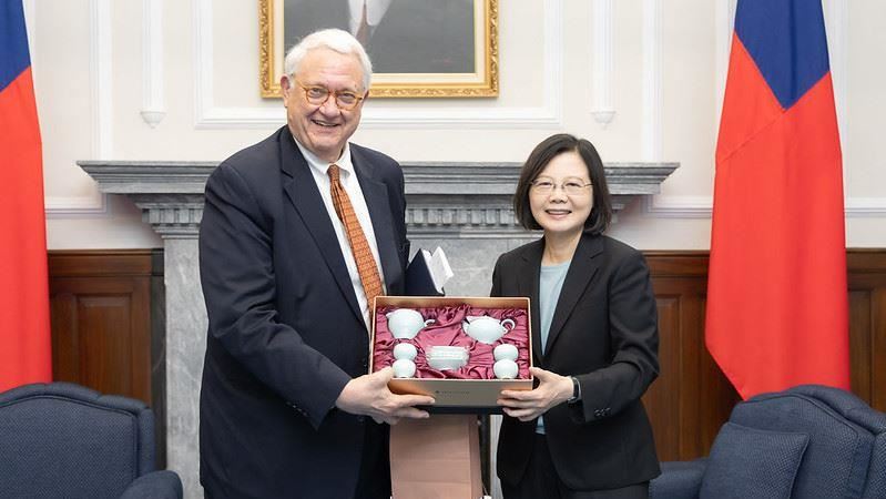 蔡英文接見CSIS訪團　何慕禮盛讚這件事