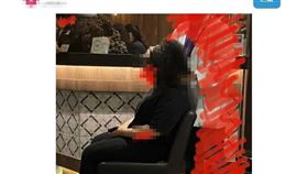 屋馬,插隊,按摩,燒肉(翻攝自 Dcard)