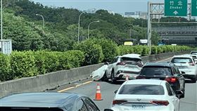 國道1號,車過,工程車,事故（圖／翻攝自記者爆料網）