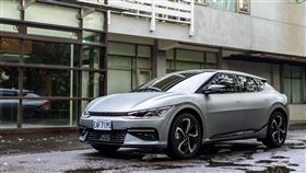 ▲The EV6純電智慧跨界休旅，蟬聯非豪華電動車品牌銷售冠軍。（圖／KIA提供）