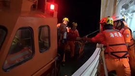宜蘭艦千里送藥救援　遇險船員平安返台