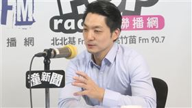 台北市長蔣萬安今（6）日接受《POP撞新聞》主持人黃暐瀚專訪。（圖／POP撞新聞提供）

