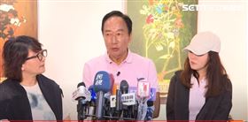 ▲郭台銘偕曾馨瑩參訪赤峰商圈（圖／記者許皓婷攝影）