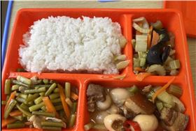 中國江西營養午餐（圖／翻攝自上游新聞）