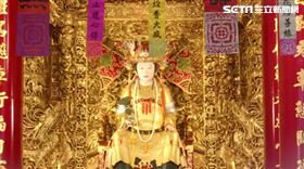 今（2）日是王母娘娘聖誕日，台北市松山慈惠堂舉辦瑤池金母聖誕法會，吸引大批信徒，以及各地皈依母娘的子弟們，也到場參拜，場面盛大。同時廟方也特別在這天和政大宗教研究所舉辦產學合作簽約儀式，為推廣母娘文化盡心力。