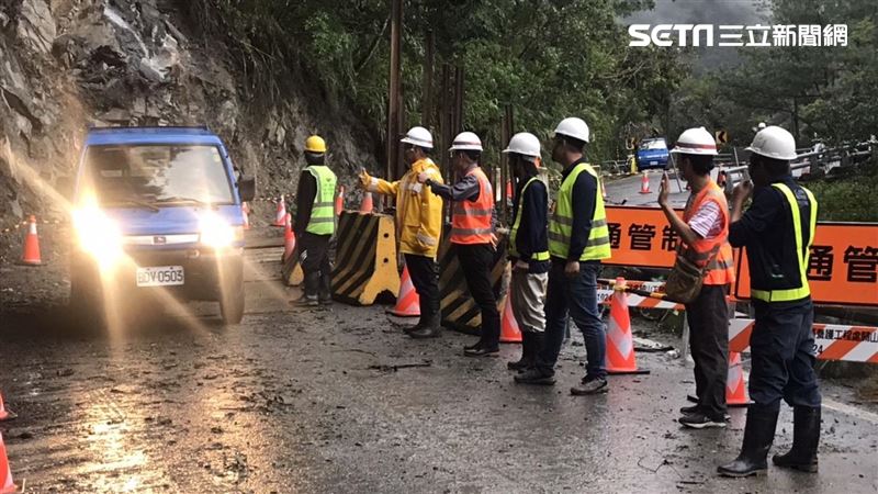熬夜2天淋雨修復「南橫利稻段」搶通了！
