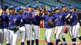 ▲U18世界盃青棒錦標賽，台灣隊球員擊掌。（圖／記者劉彥池攝影）