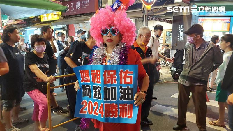 韓粉挺郭台銘！開嗆侯友宜：連柯都打不贏