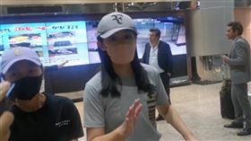 高虹安,機場,日本,返國（圖／翻攝畫面）