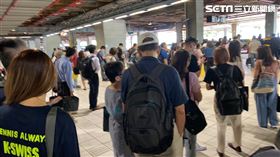 高鐵列車設備異常，苗栗站換車，列車延誤。台中（圖／翻攝畫面）