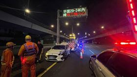 新北市，國道，緩撞車，輔助駕駛，追撞，骨折，腦震盪