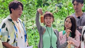 遊戲懲罰為喝加辣椒醬的果汁。（圖／中視提供）