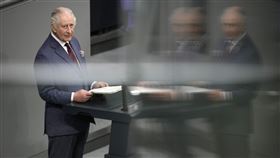 查爾斯三世即位一週年，緬懷女王並矢言服務大眾。（圖／美聯社／達志影像）