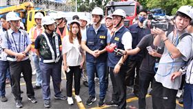 大直民宅坍塌，蔣萬安到現場勘災。（圖／台北市政府媒事組提供）