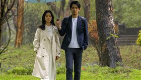 林依晨 周渝民《車頂上的玄天上帝》（圖／甲上娛樂提供）