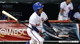 ▲U18世界盃青棒錦標賽，台灣隊第8幫胡孟智敲安打回第5分。（圖／記者劉彥池攝影）