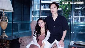 祈錦鈅和老公阿翰受邀到節目分享倆人的戀愛故事。（圖／小記者大明星）