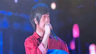 周杰倫才爆意外　阿信台上吸氧畫面登熱搜