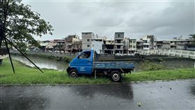 車禍,心肌梗塞,車禍,小貨車,公園