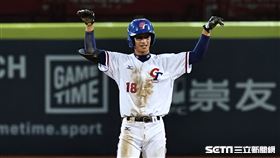 ▲U18世界盃青棒錦標賽，台灣隊第5棒林佳緯敲出二壘安打。（圖／記者劉彥池攝影）