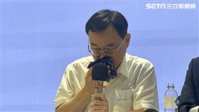 基泰總座馮先勉哭哭（記者王翊綺攝影）