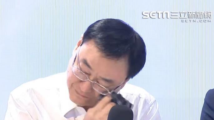 基泰總座落淚!Sway:年紀大流眼油?