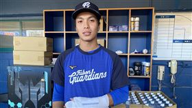 ▲富邦悍將「小跑車」葉子霆左手背輕微骨裂，仍喊：代跑沒問題（圖／中央社）