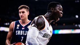 德國隊施洛德（Dennis Schroder）飆出全場最高28分，帶領球隊奪下世界盃隊史首冠。（圖／翻攝自FIBA官網）