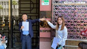 台北市議員王世堅及陳怡君前往台北地檢署對基泰建設提告殺人未遂罪。（圖／記者楊忠翰攝影）