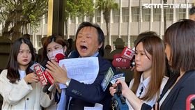 台北市議員王世堅及陳怡君前往台北地檢署對基泰建設提告殺人未遂罪。（圖／記者楊忠翰攝影）