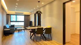 桃園中壢青埔這處疑似詐騙集團基地房屋，傳出求售消息。（圖／翻攝自我是凶宅！！買賣/法拍/投資/撿便宜/屋主自租自售/仲介/資訊新聞/全台/禁廣告只有凶宅可進。 臉書）