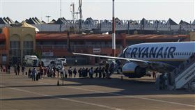 摩洛哥機場塞爆！旅客排隊離境人龍曝　英女憶驚悚瞬間：像在海上一樣晃（圖／路透社／達志影像）